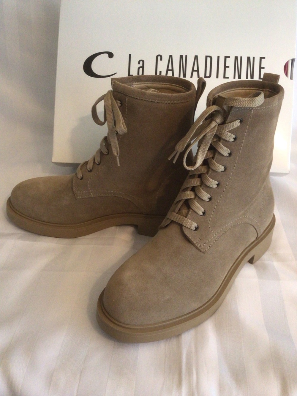 La Canadienne - Clementine Boots - Size  9 - NWT